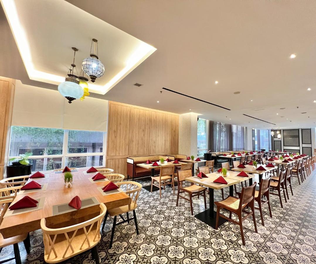 Hotel Grand Zuri Malioboro Yogyakarta Esterno foto
