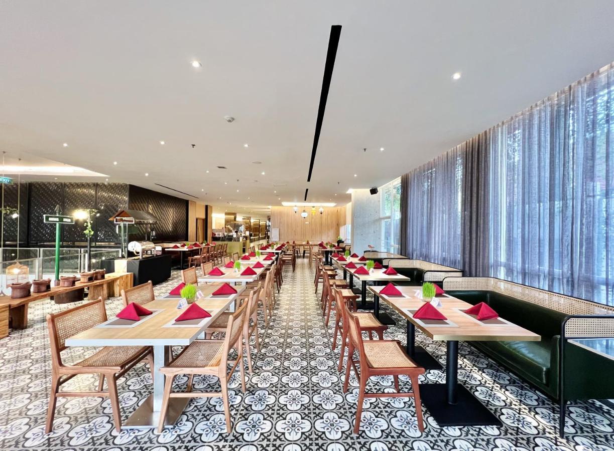 Hotel Grand Zuri Malioboro Yogyakarta Esterno foto
