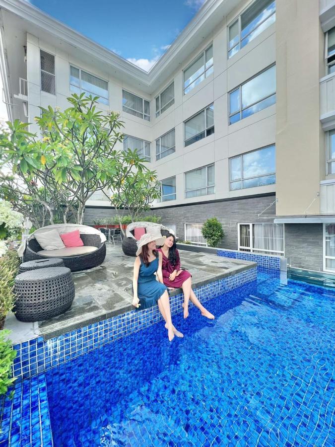 Hotel Grand Zuri Malioboro Yogyakarta Esterno foto