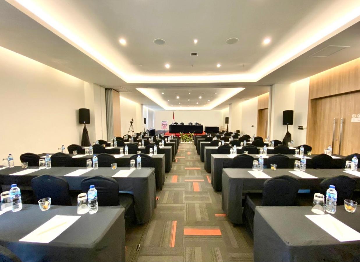 Hotel Grand Zuri Malioboro Yogyakarta Esterno foto