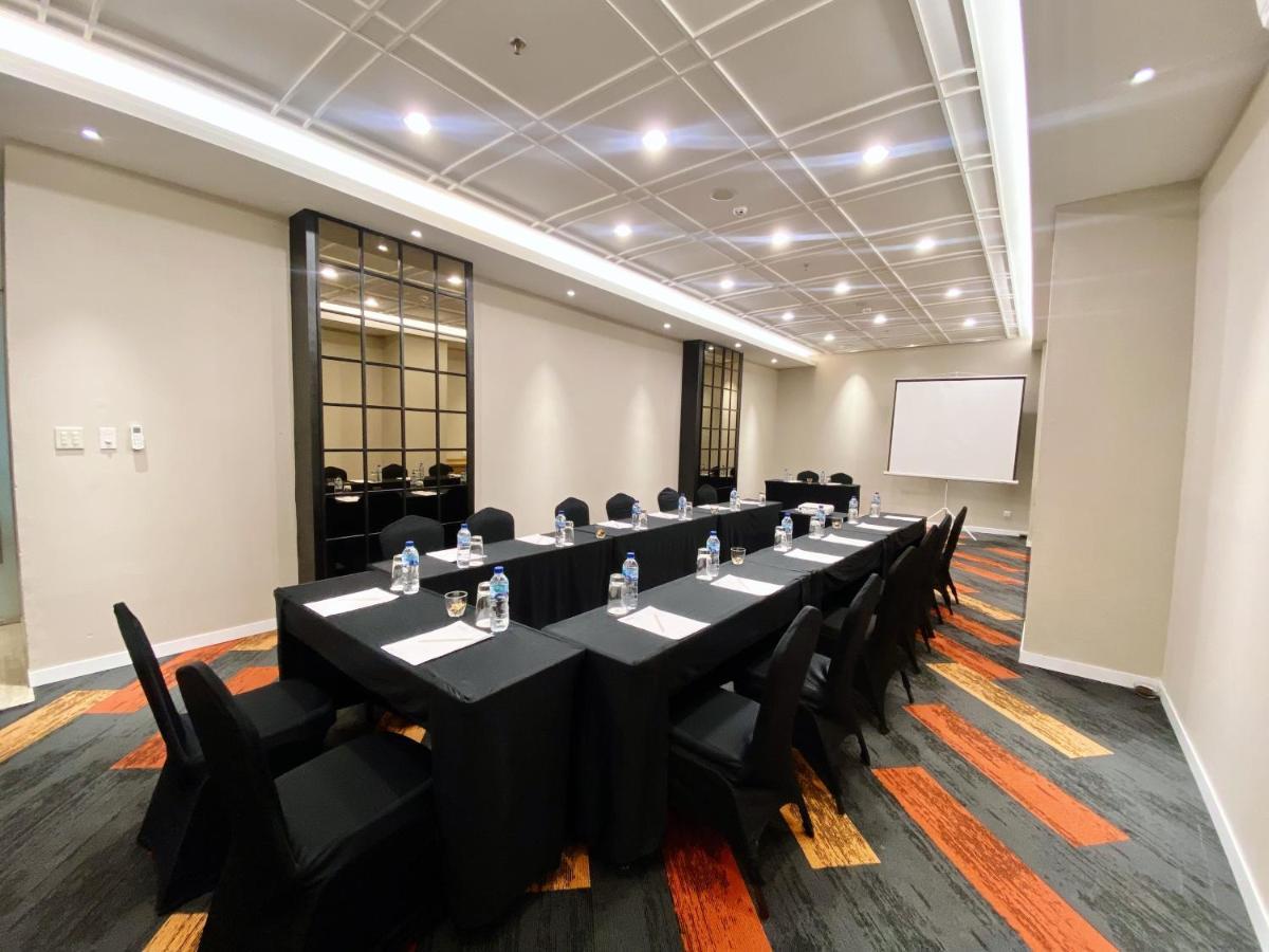 Hotel Grand Zuri Malioboro Yogyakarta Esterno foto