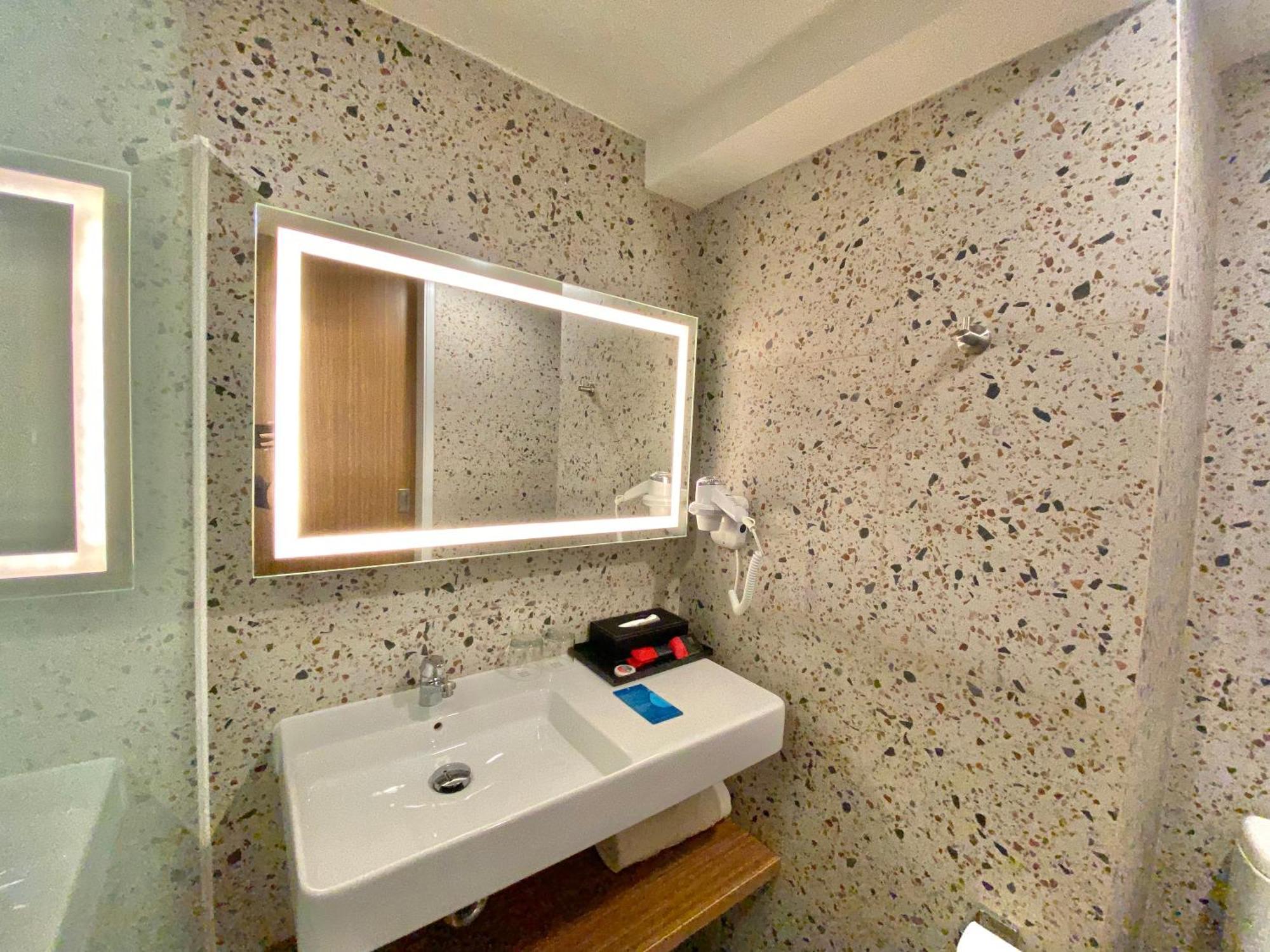 Hotel Grand Zuri Malioboro Yogyakarta Esterno foto